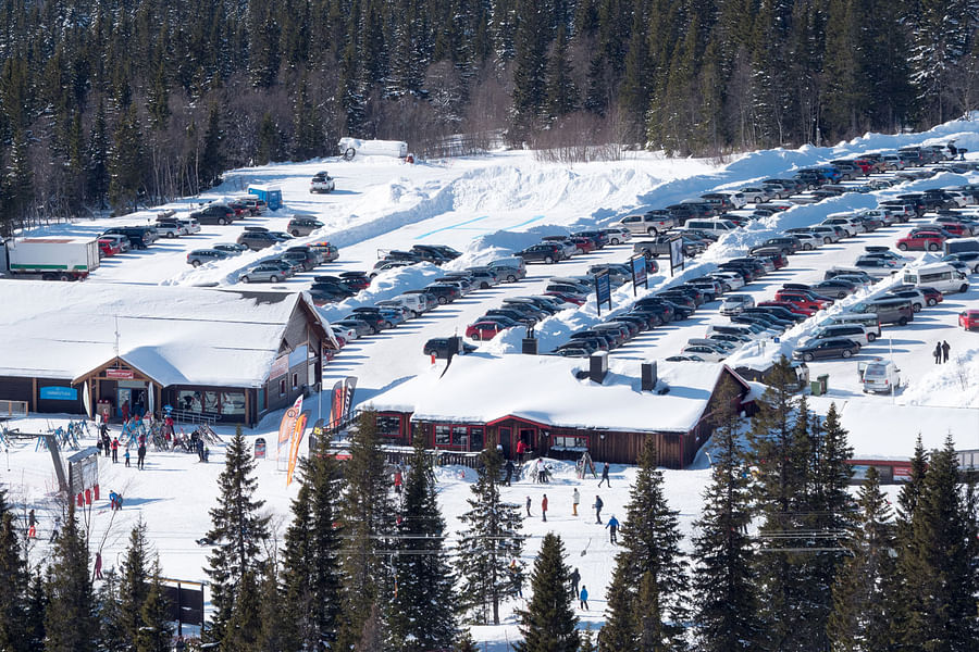 ski resort free parking