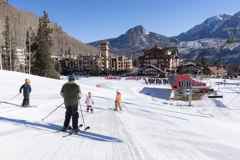 The Ins and Outs of Colorado Snowboarding Vacations: Costs and Budget Tips